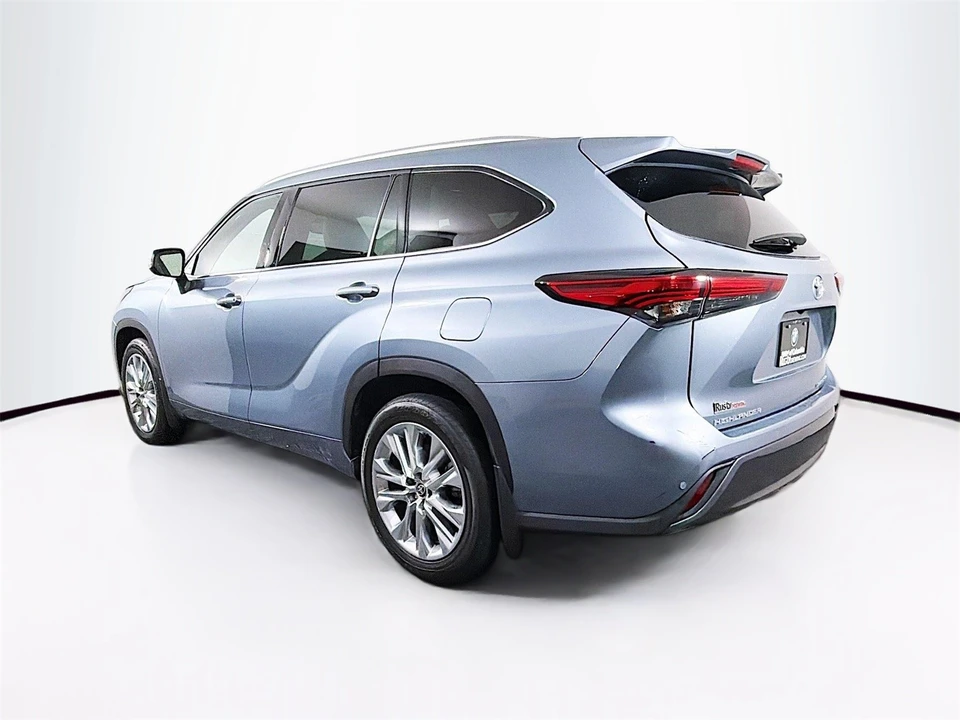 2022 Toyota Highlander - Image 6 of 12