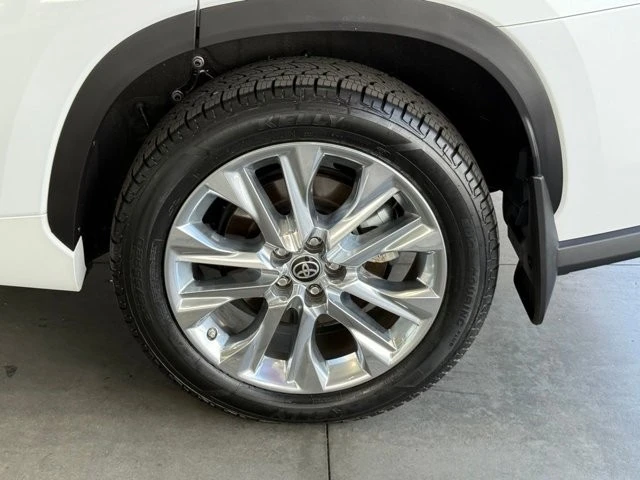 2022 Toyota Highlander - Image 19 of 21