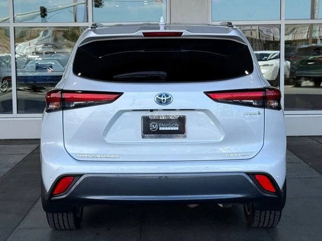 2022 Toyota Highlander - Image 11 of 21