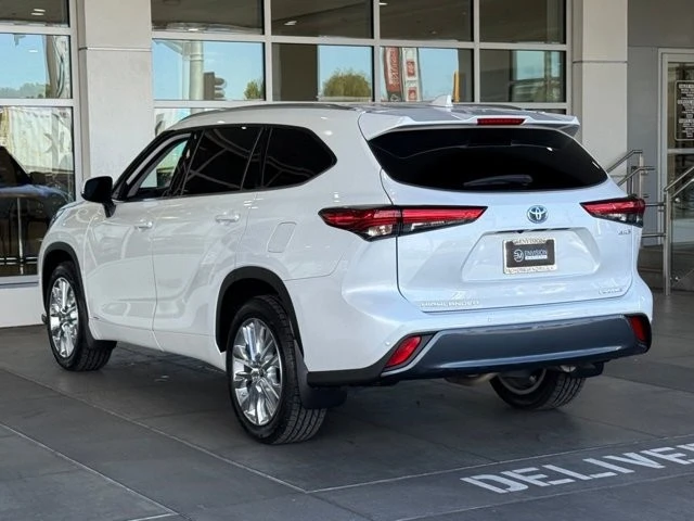 2022 Toyota Highlander - Image 10 of 21
