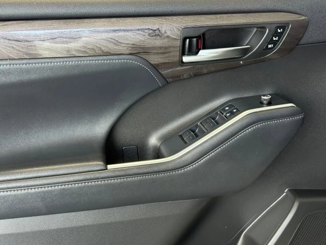 2022 Toyota Highlander - Image 21 of 21