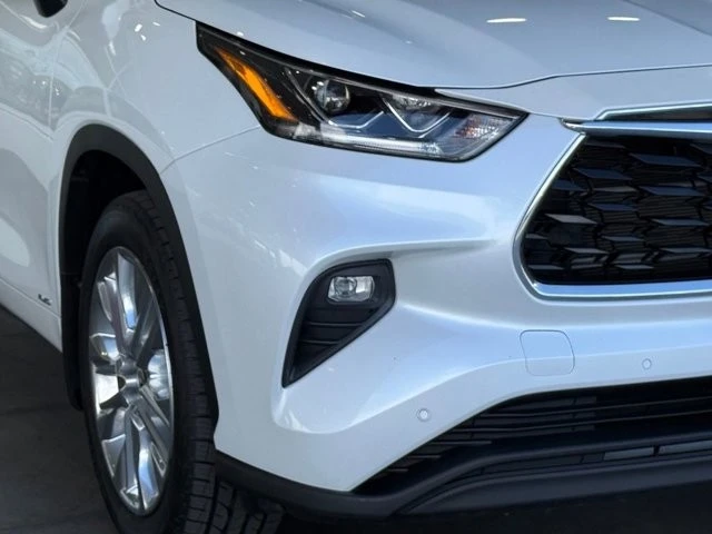 2022 Toyota Highlander - Image 9 of 12