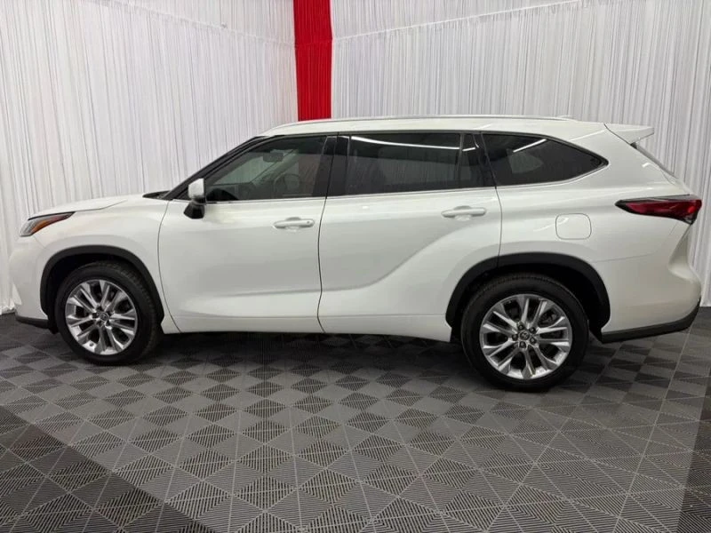 2022 Toyota Highlander - Image 5 of 12