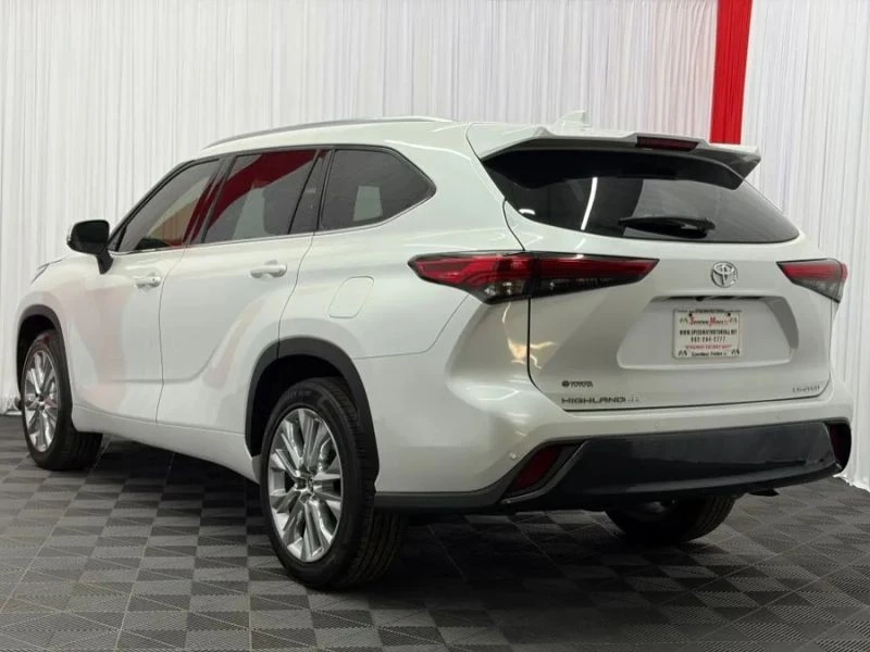2022 Toyota Highlander - Image 6 of 12