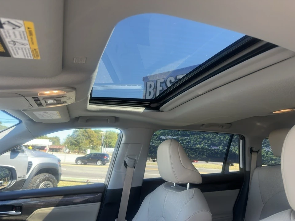 2022 Toyota Highlander - Image 5 of 12