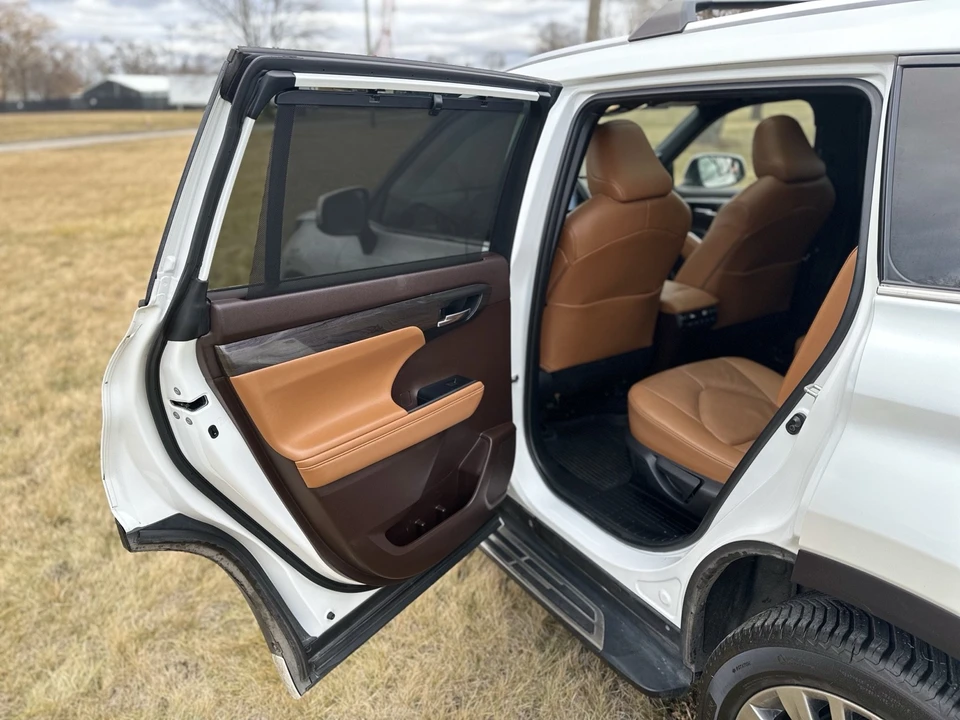 2022 Toyota Highlander - Image 21 of 21
