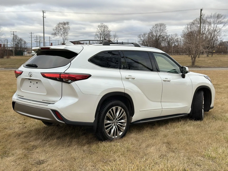 2022 Toyota Highlander - Image 3 of 21