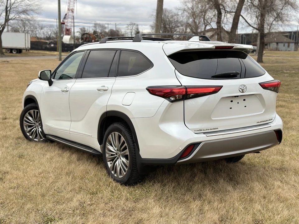 2022 Toyota Highlander - Image 5 of 21