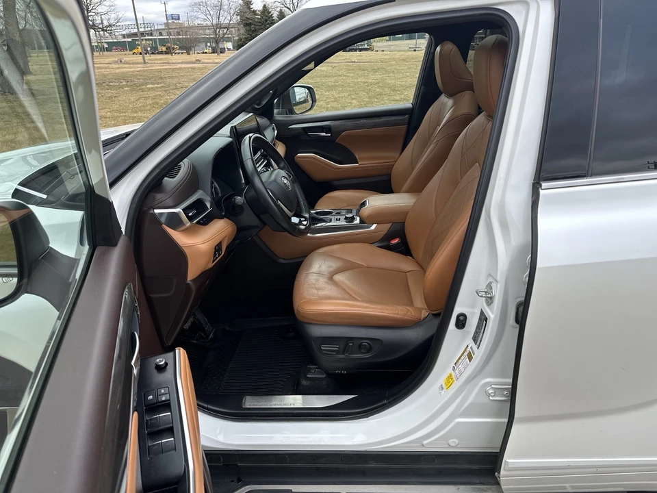2022 Toyota Highlander - Image 20 of 21