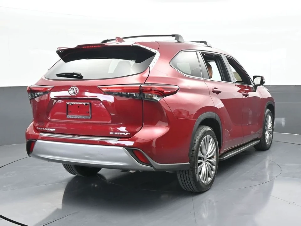 2022 Toyota Highlander - Image 5 of 12