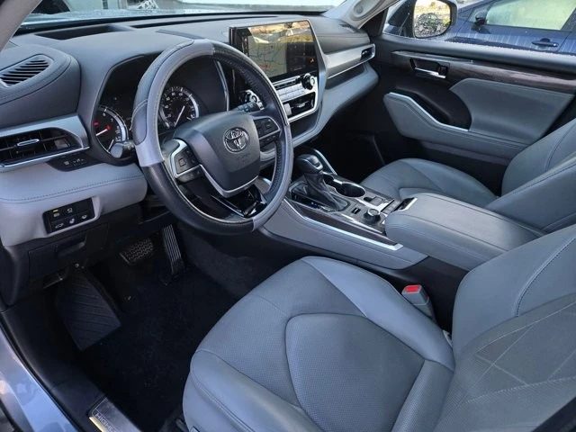 2022 Toyota Highlander - Image 8 of 21