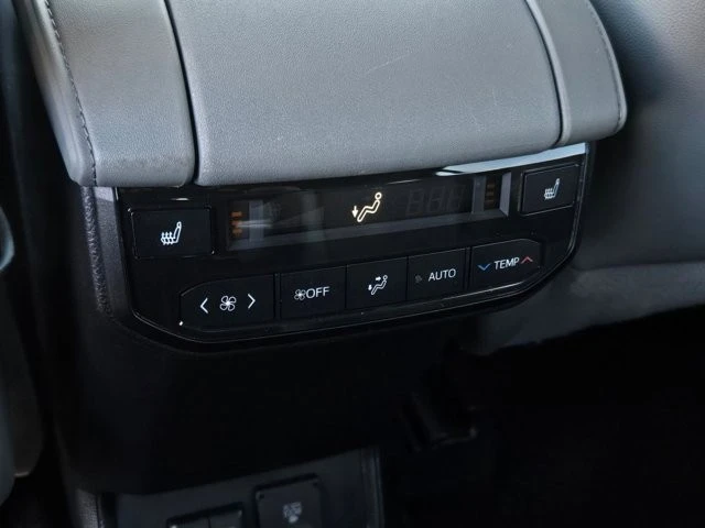 2022 Toyota Highlander - Image 12 of 21