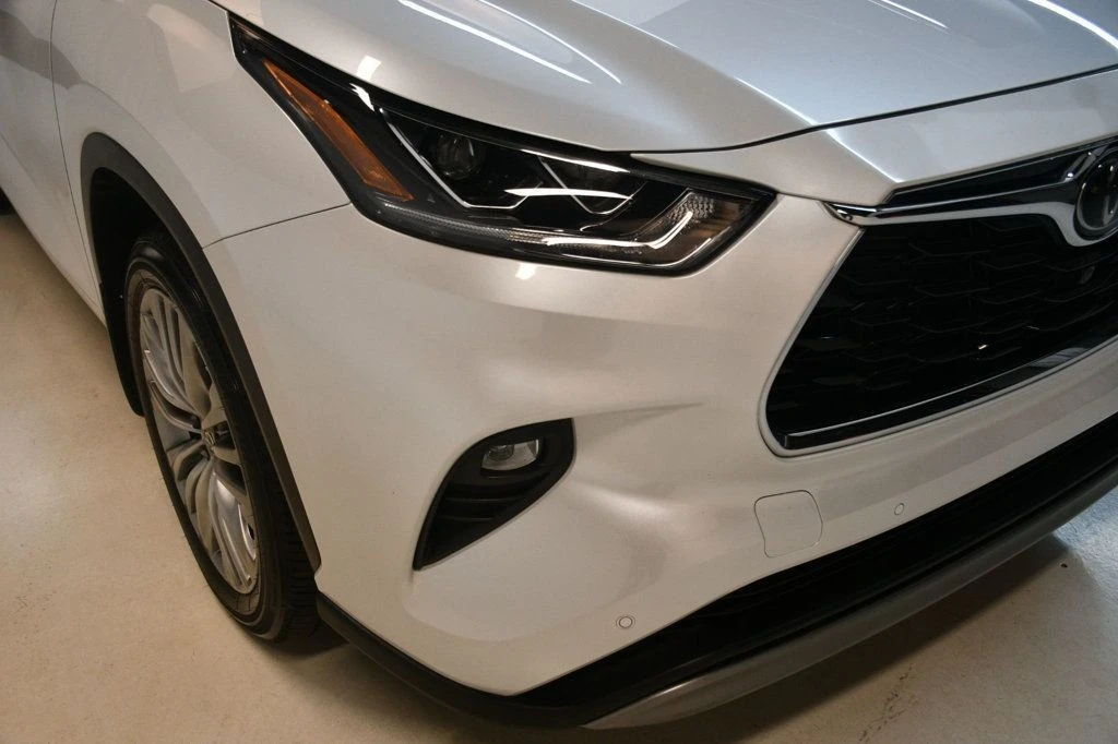 2022 Toyota Highlander - Image 10 of 12