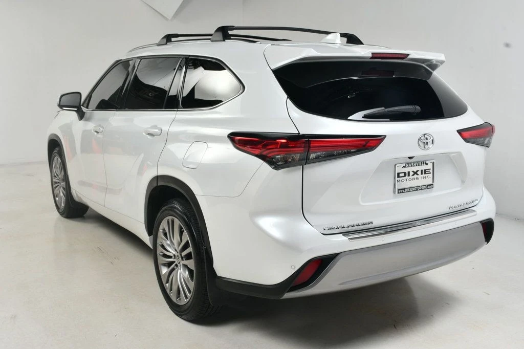 2022 Toyota Highlander - Image 9 of 12