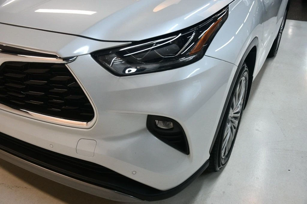 2022 Toyota Highlander - Image 11 of 12