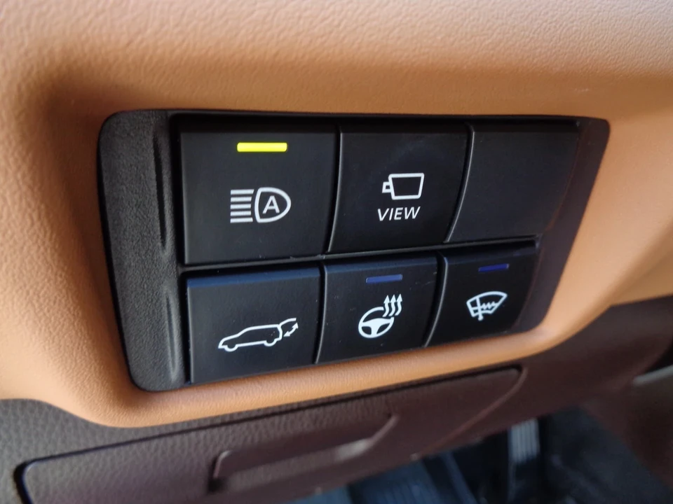 2022 Toyota Highlander - Image 14 of 21