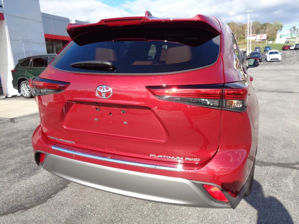 2022 Toyota Highlander - Image 5 of 21