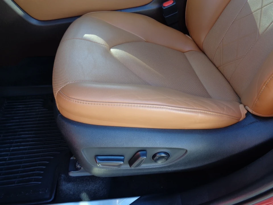 2022 Toyota Highlander - Image 15 of 21