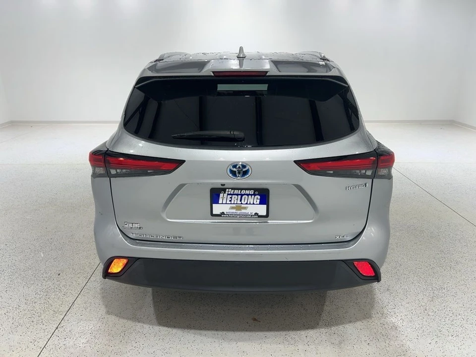2022 Toyota Highlander - Image 4 of 21
