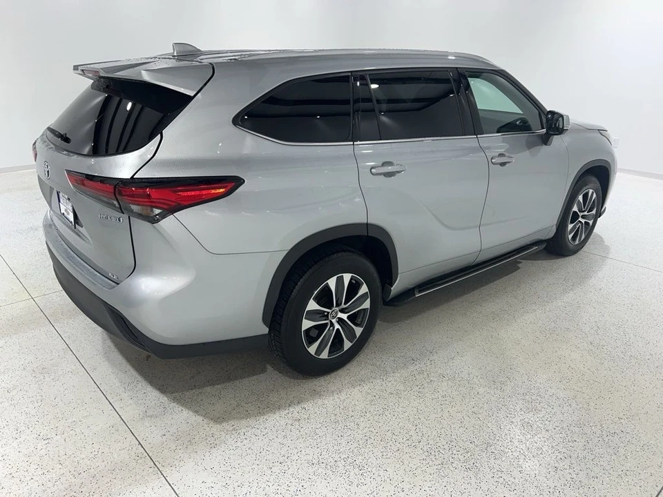 2022 Toyota Highlander - Image 5 of 21