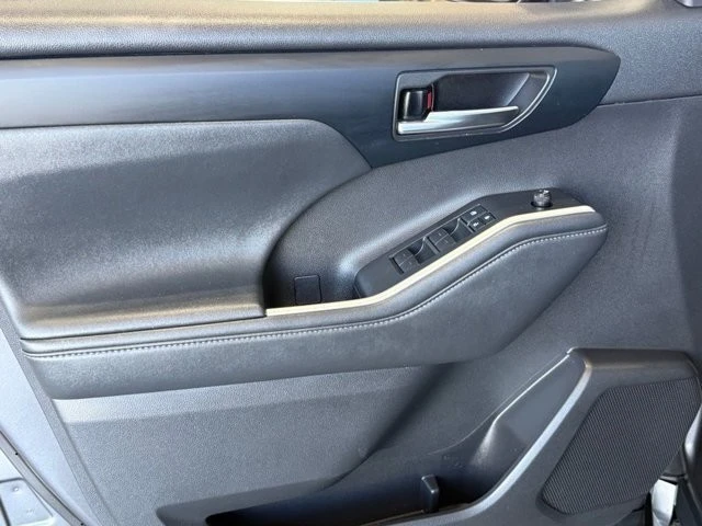 2022 Toyota Highlander - Image 19 of 21