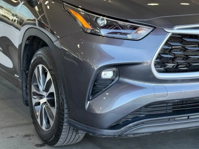2022 Toyota Highlander - Image 9 of 21