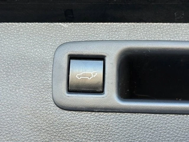 2022 Toyota Highlander - Image 17 of 21