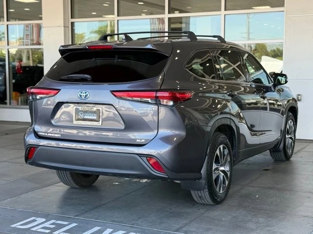2022 Toyota Highlander - Image 13 of 21