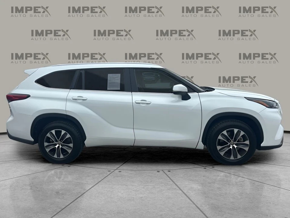 2022 Toyota Highlander - Image 6 of 12