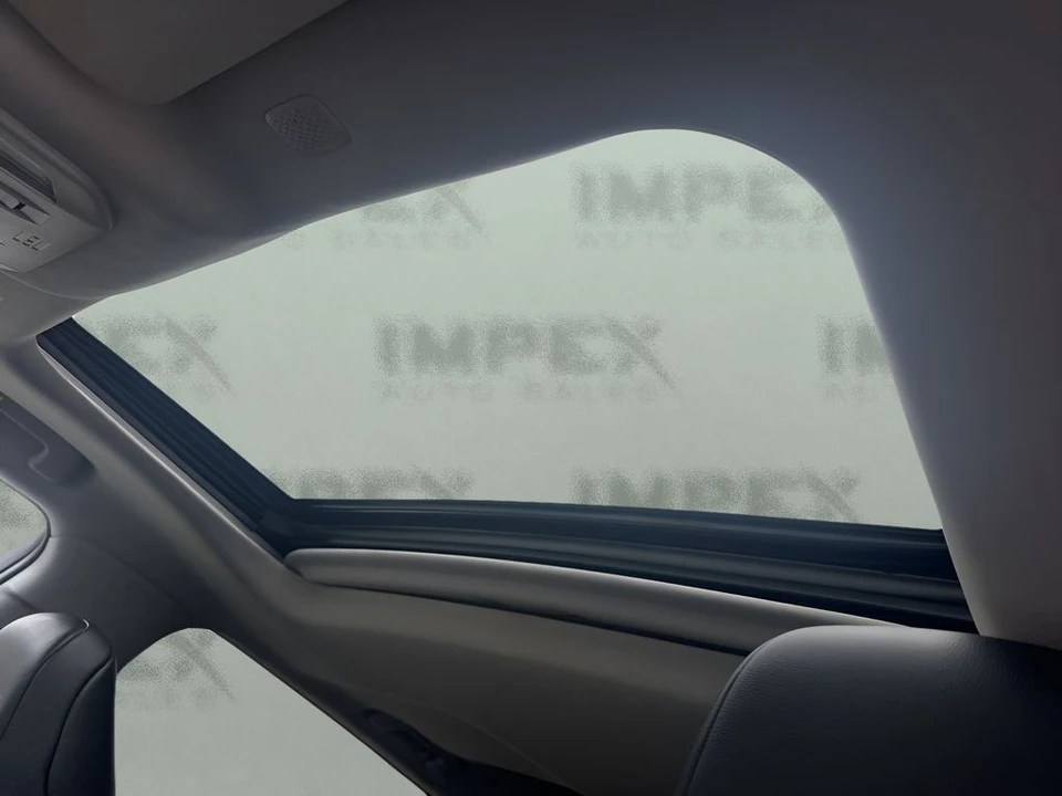 2022 Toyota Highlander - Image 11 of 12