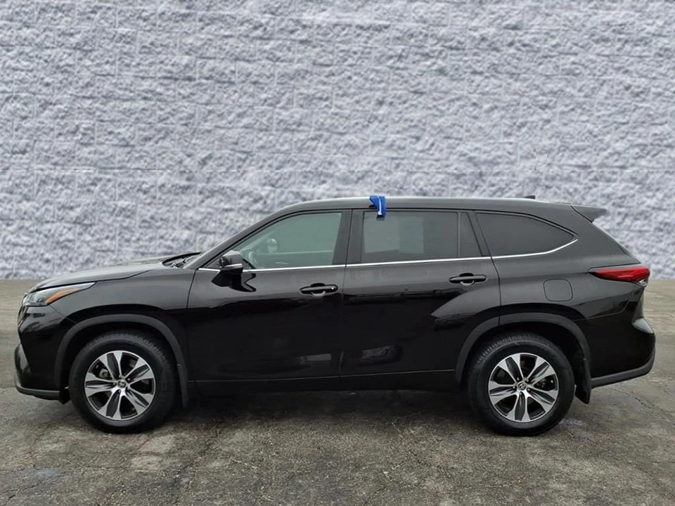 2022 Toyota Highlander - Image 4 of 12