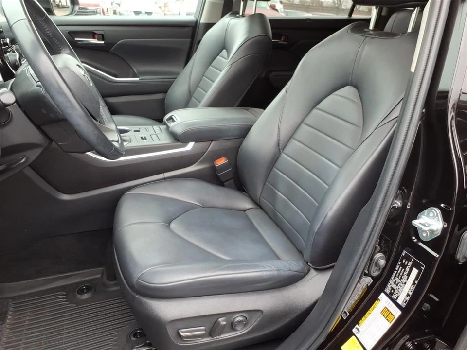 2022 Toyota Highlander - Image 9 of 12