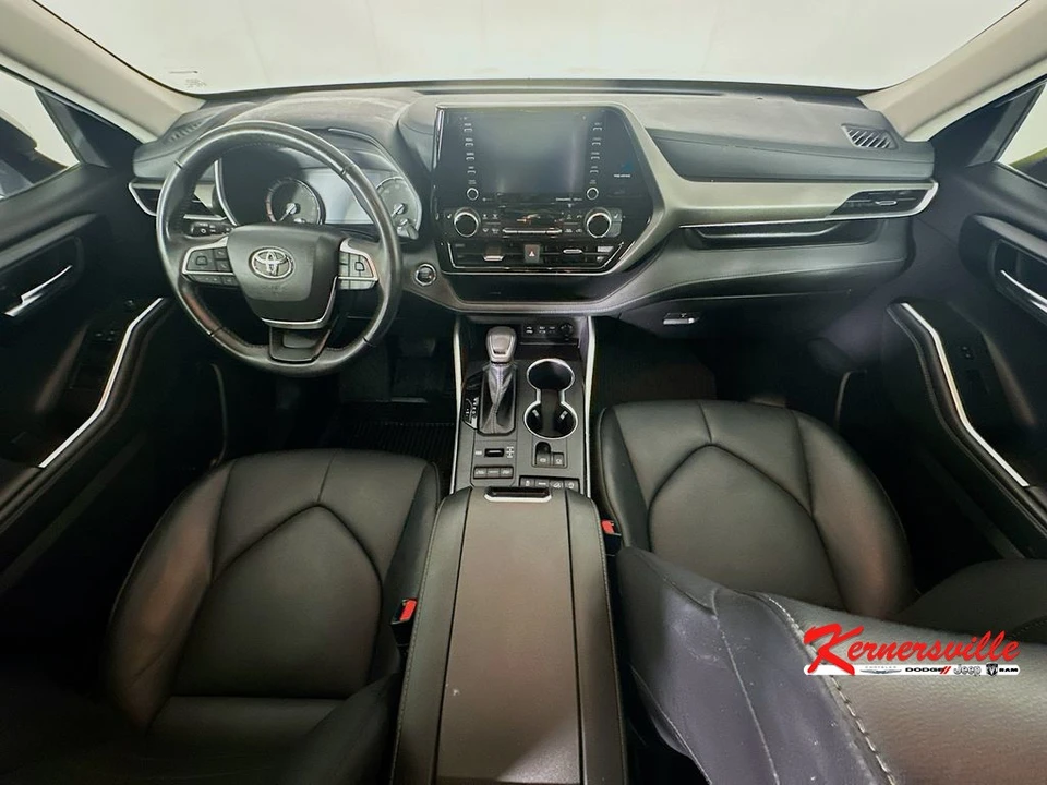 2022 Toyota Highlander - Image 10 of 21