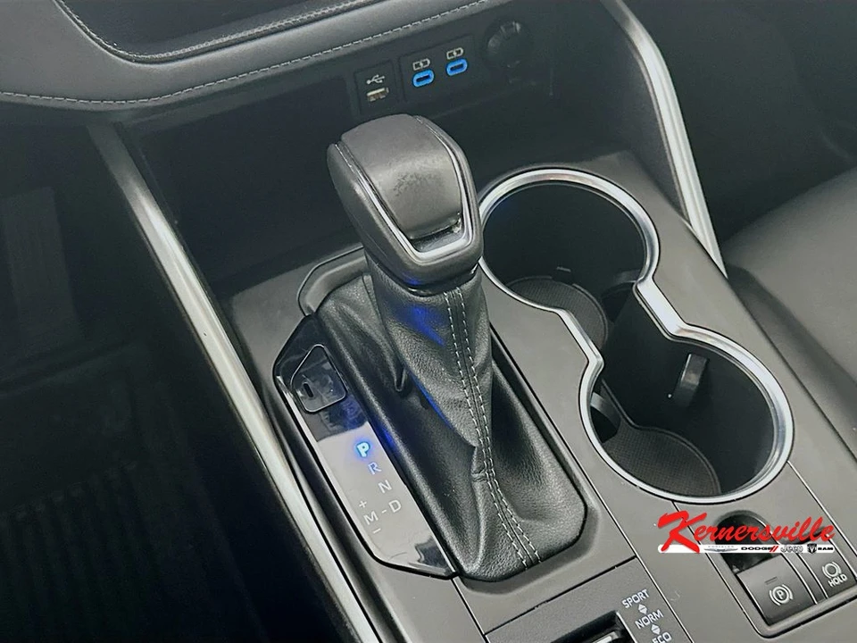 2022 Toyota Highlander - Image 16 of 21
