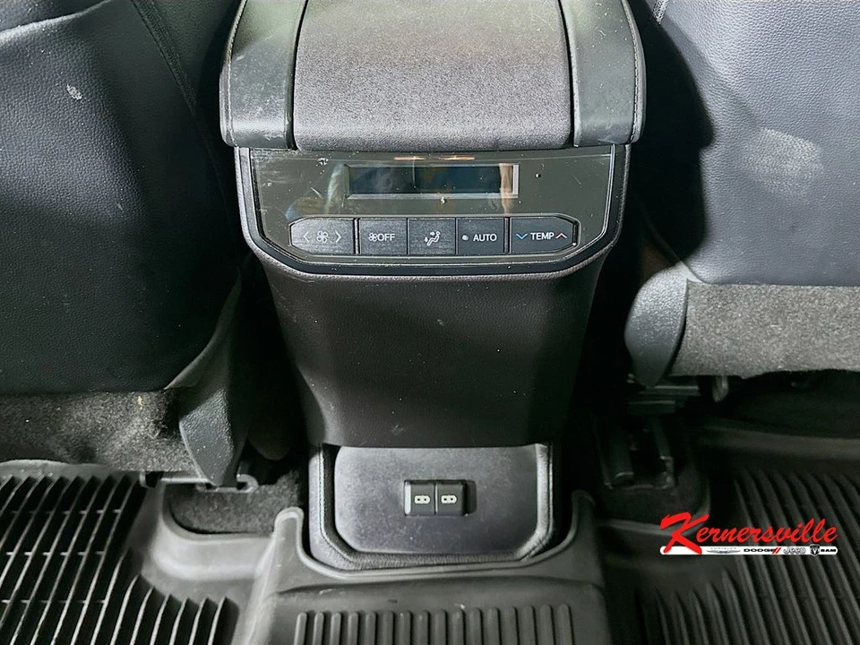 2022 Toyota Highlander - Image 21 of 21