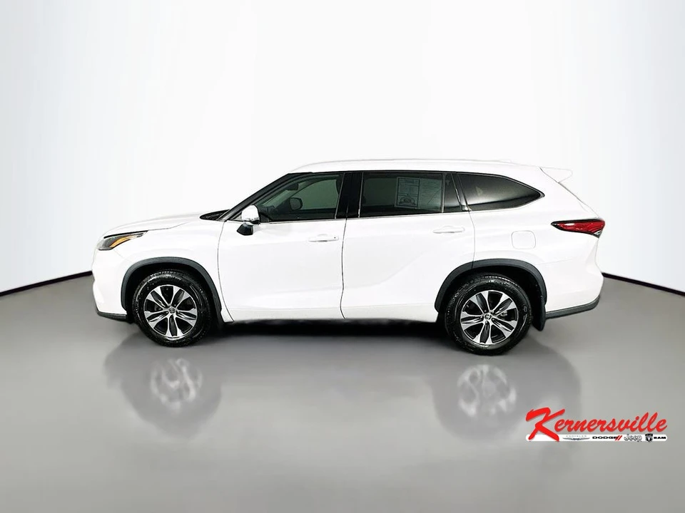 2022 Toyota Highlander - Image 4 of 21