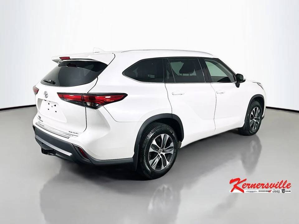 2022 Toyota Highlander - Image 7 of 21