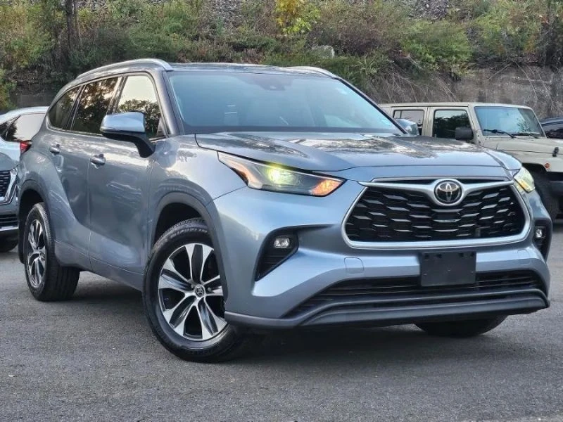 2022 Toyota Highlander - Image 4 of 12