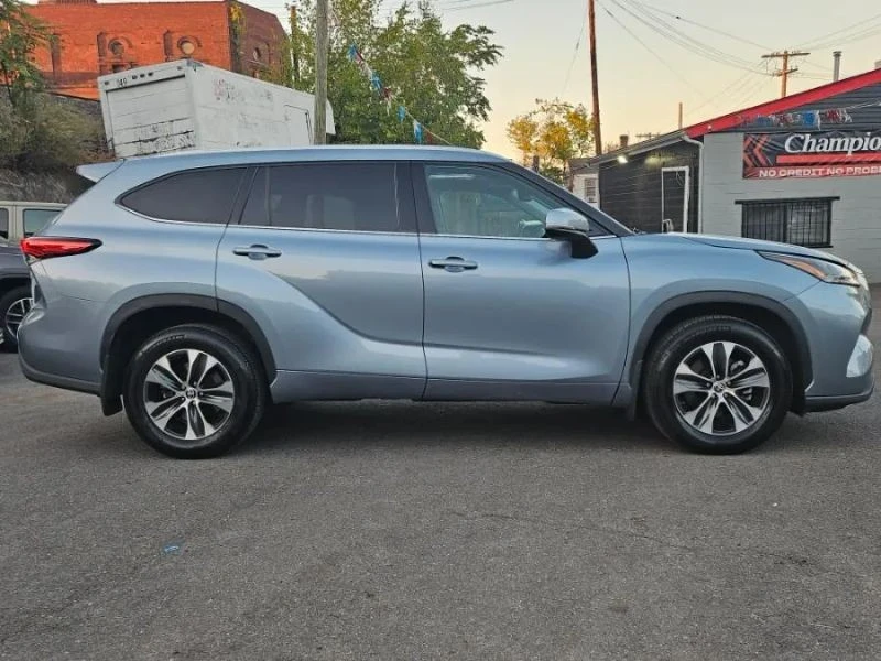 2022 Toyota Highlander - Image 12 of 12
