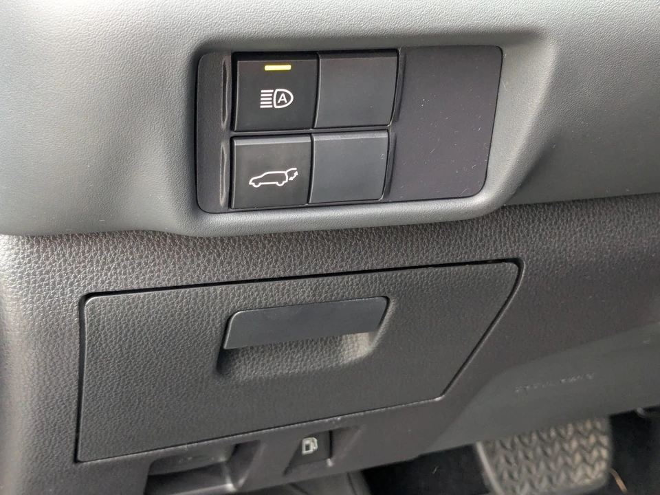 2022 Toyota Highlander - Image 17 of 21