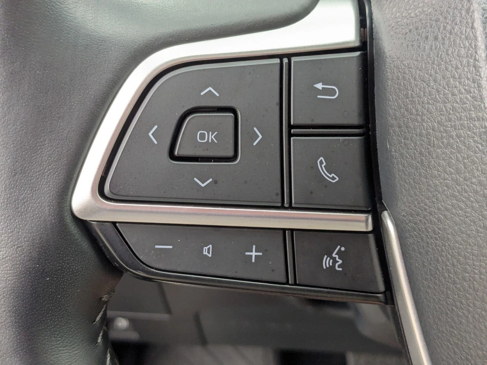 2022 Toyota Highlander - Image 18 of 21