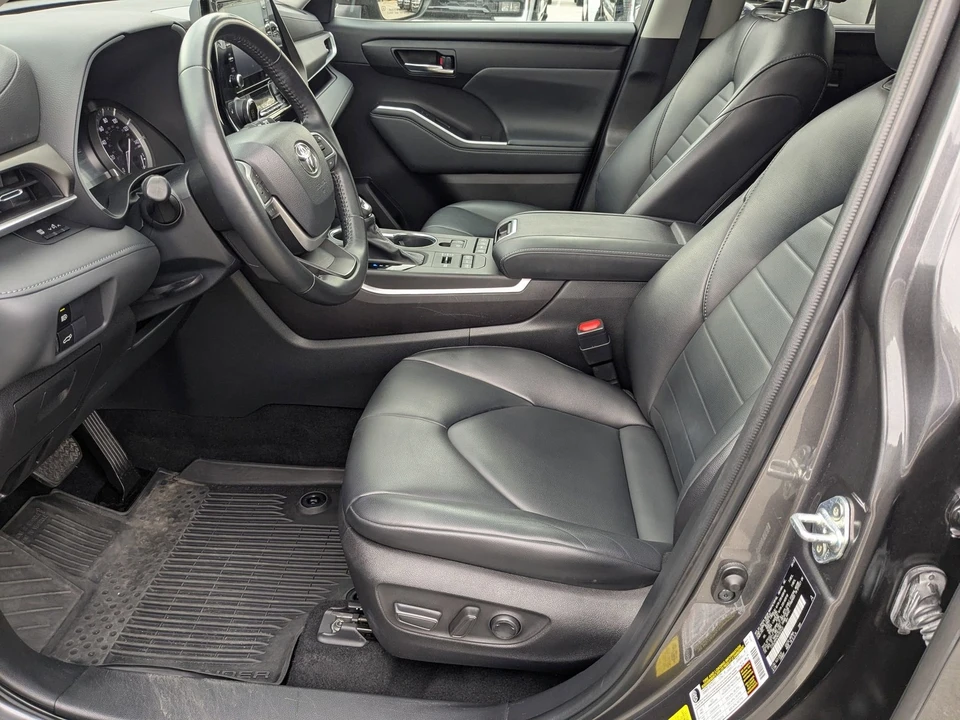 2022 Toyota Highlander - Image 14 of 21