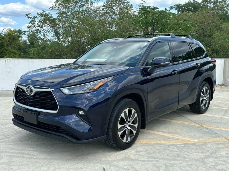 2022 Toyota Highlander - Image 11 of 12