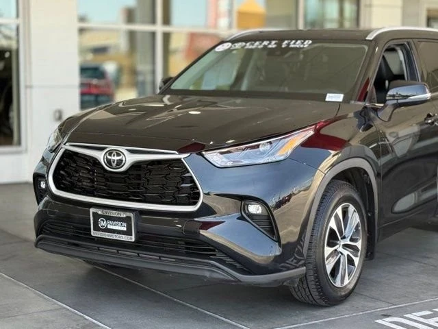 2022 Toyota Highlander - Image 3 of 12