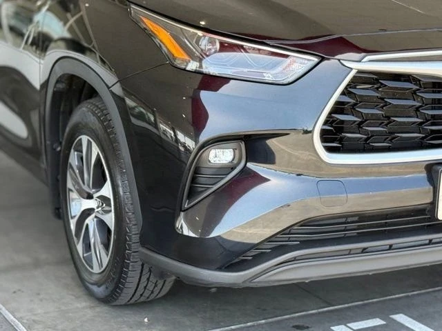 2022 Toyota Highlander - Image 11 of 12