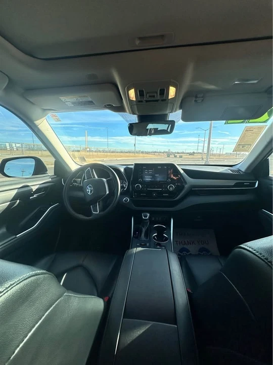 2022 Toyota Highlander - Image 8 of 11