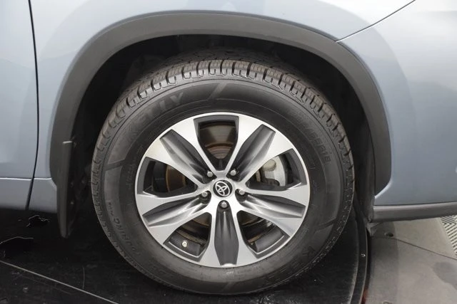 2022 Toyota Highlander - Image 11 of 12