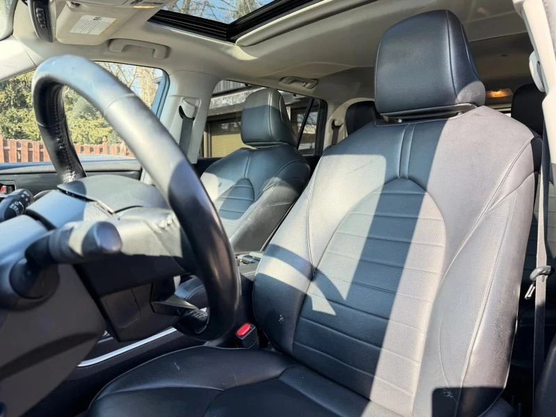 2022 Toyota Highlander - Image 9 of 12