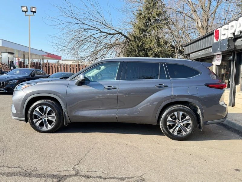 2022 Toyota Highlander - Image 6 of 12
