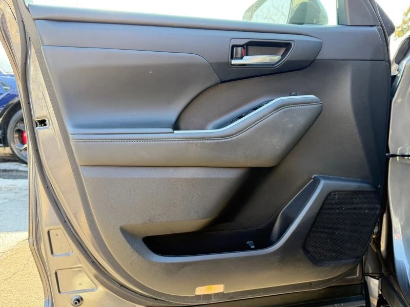 2022 Toyota Highlander - Image 7 of 12